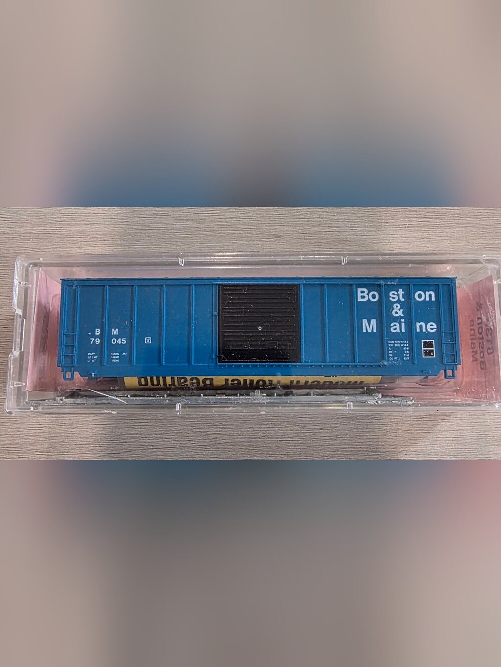 Roundhouse Products N Scale Boston & Maine 50' PS Single  Door Boxcar Kit